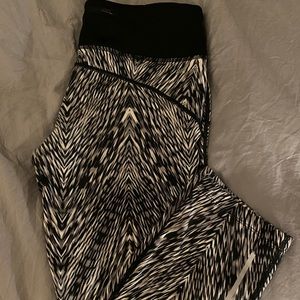 Nike cropped dri fit leggings